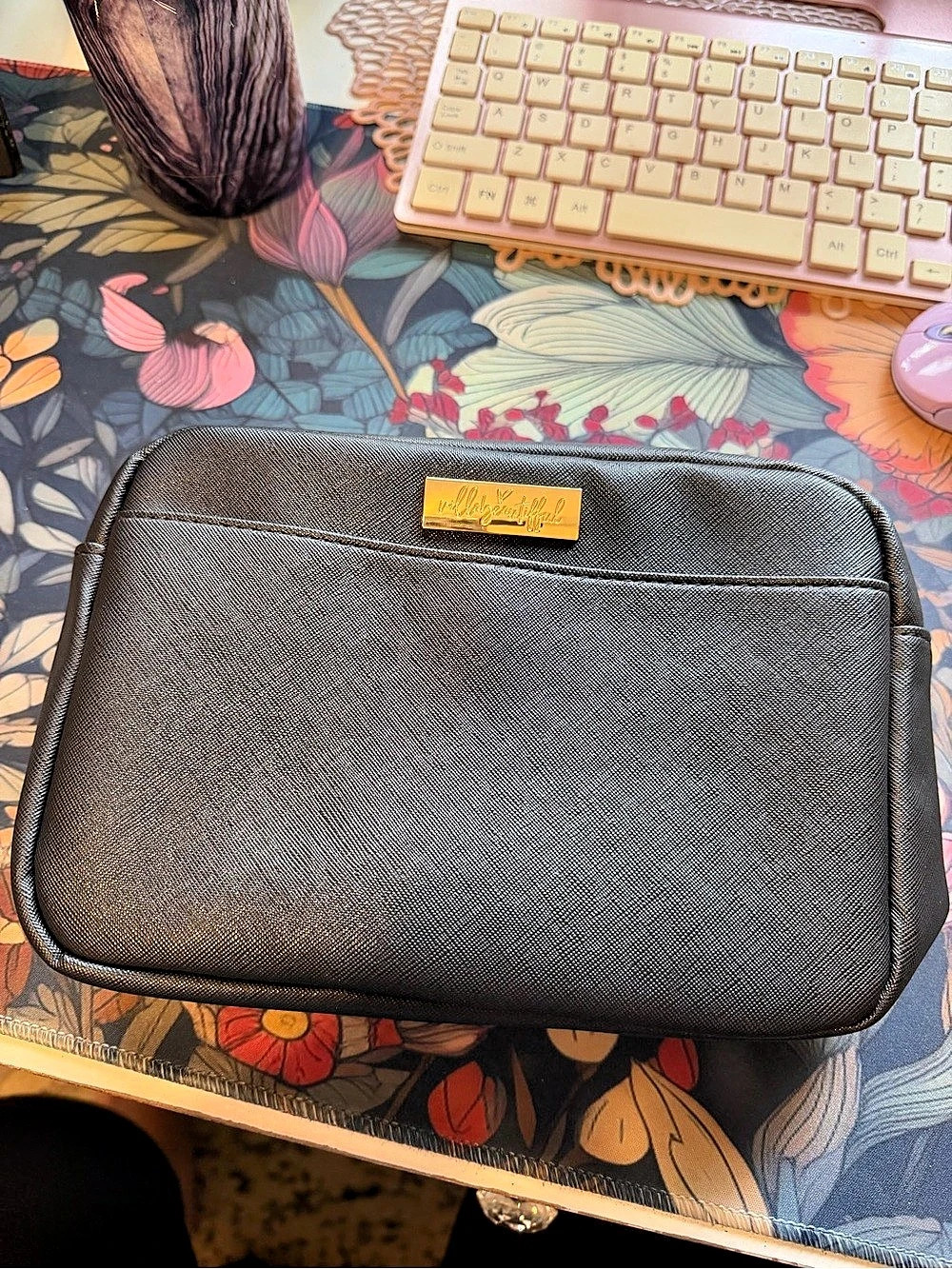 Villa Beautifful Black Crossbody Bag with Chain Strap